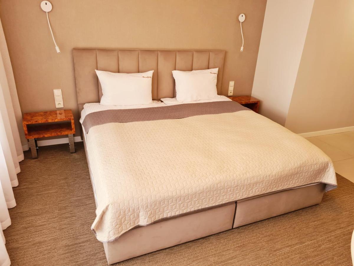 Apartament Royal Tulip โควอบเซก ภายนอก รูปภาพ