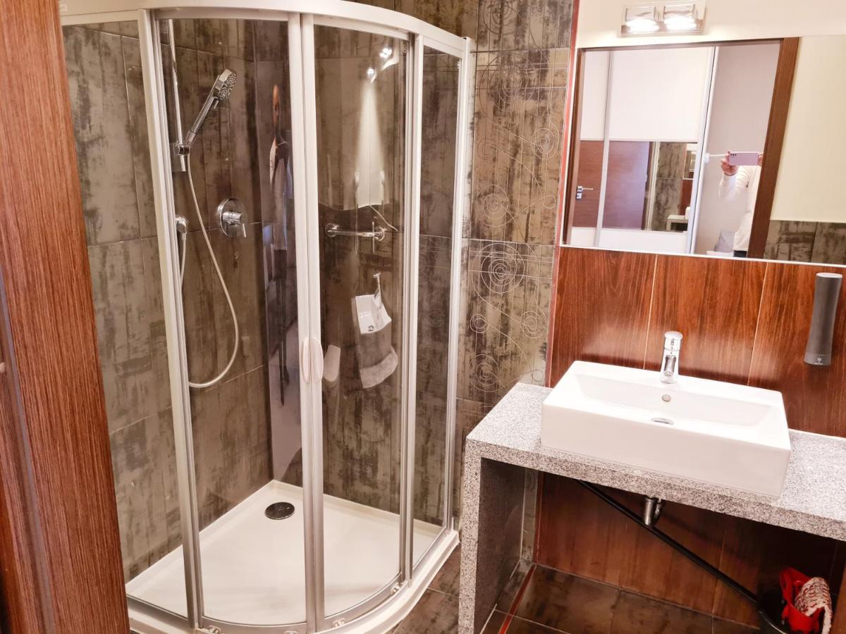 Apartament Royal Tulip โควอบเซก ภายนอก รูปภาพ