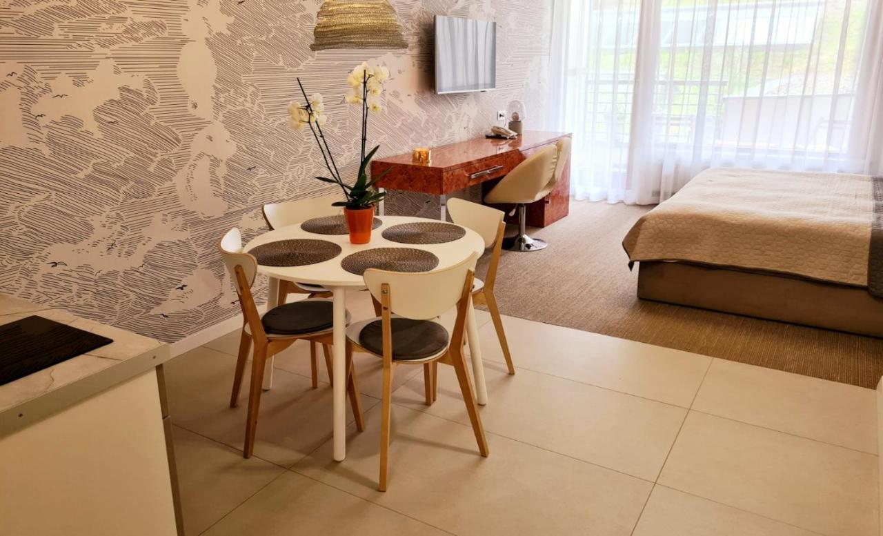 Apartament Royal Tulip โควอบเซก ภายนอก รูปภาพ